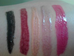 Rimmel stay glossy lip-gloss in Fuchsia fever review 