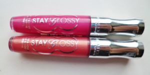 Rimmel stay glossy lip-gloss in Fuchsia fever review 