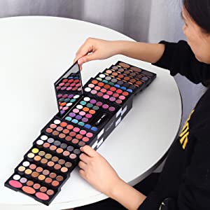 Eyeshadow palette makeup kit