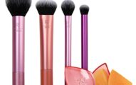 Real Techniques Makeup Brush Set with Travel Sponge Blender for Eyeshadow, Foundation, Blush, and Concealer, Set of 7