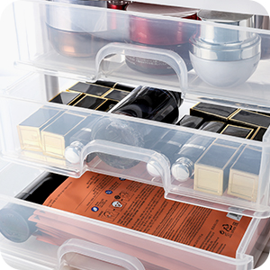 The transparent drawers enable you to find your objects at a glance.